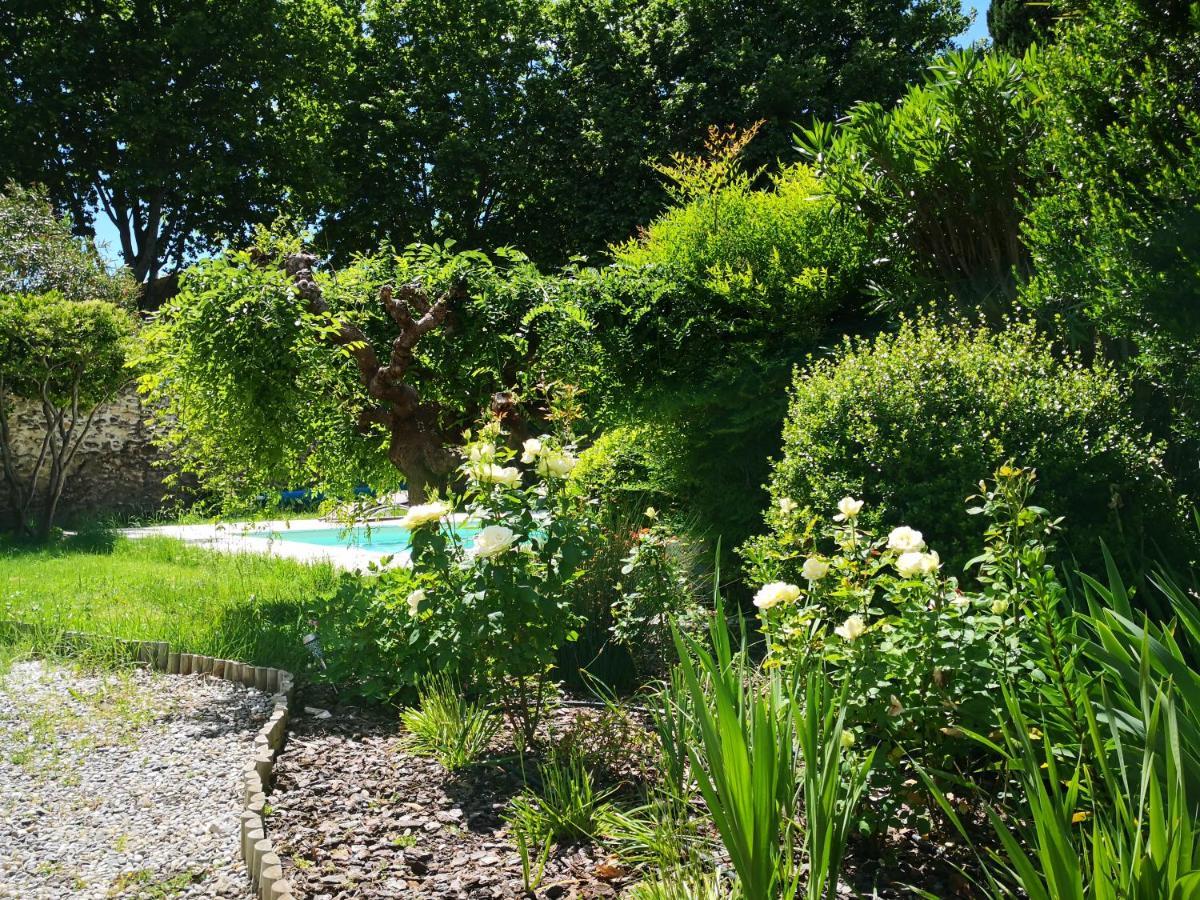 La Petite Maison De Lingling Mornas Bagian luar foto